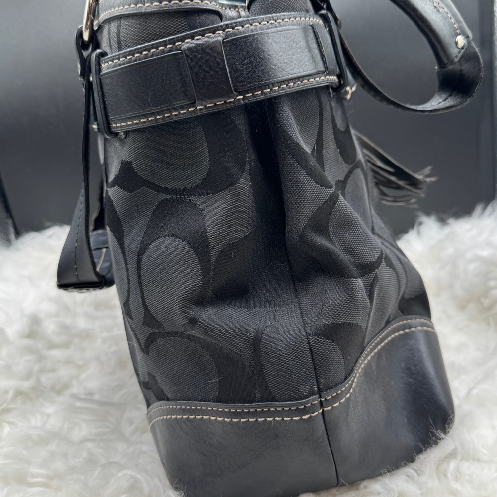 Coach Handbag - Picture 4 of 11